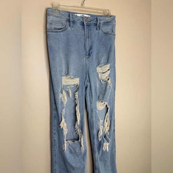 Hollister Curvy Ultra High-Rise Dad Jeans with Distressed Detail Size 26 - Picture 2 of 8